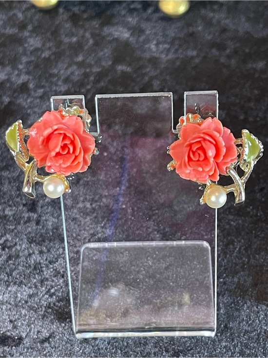 Jewelry - Vintage 50’s earrings